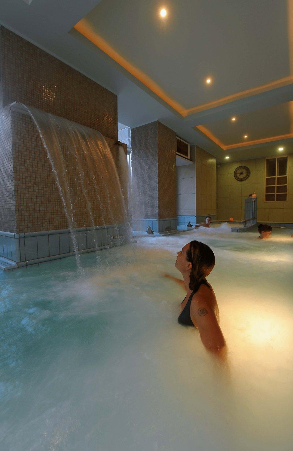 Kentrikon Hotel & Spa Loutra Edipsou  Luaran gambar